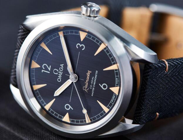All the elements on the dial including the hour markers and hands are vintage and special.